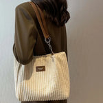 Charger l'image dans la galerie, Olivia | Luxury Corduroy Tote Tasche für Alltag und Büro

