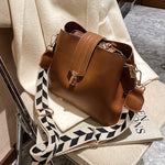 Charger l'image dans la galerie, Carlotta Retro Eimertasche für Vintage-Looks mit modernem Flair
