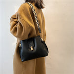 Charger l'image dans la galerie, Carlotta Retro Eimertasche für Vintage-Looks mit modernem Flair
