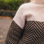 Charger l'image dans la galerie, Chevron Luxe | Stylischer Rollkragenpullover Damen
