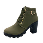 Charger l'image dans la galerie, Damen Stiefeletten mit Blockabsatz | Warm Gefüttert | Rutschfeste Sohle | Goldene Details
