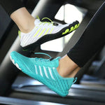 Charger l'image dans la galerie, Unisex Sneaker | Leicht &amp; Atmungsaktiv | Flexibel mit Zehenschutz
