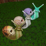 Charger l'image dans la galerie, CreepySnail™ – Handgemachte Halloween Schnecke Dekofigur
